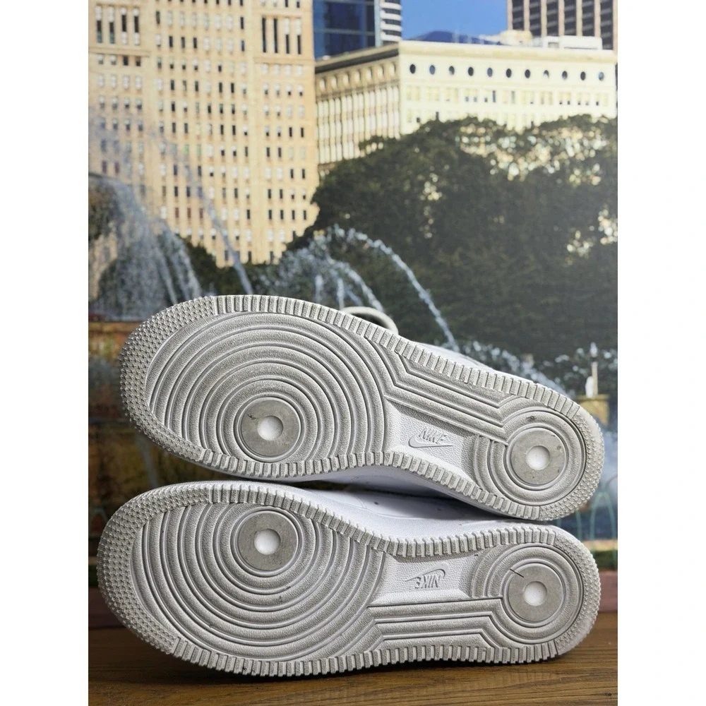 Nike Air Force 1 '07 Low Top Triple White Leather Sneakers CW2288-111 Sz 7.5